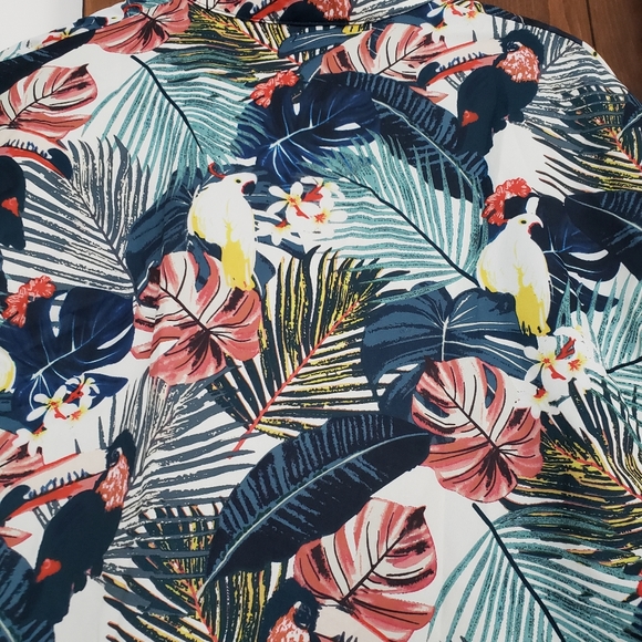 NWOT - Lot of 2 tropical print tops - small - Picture 4 of 5